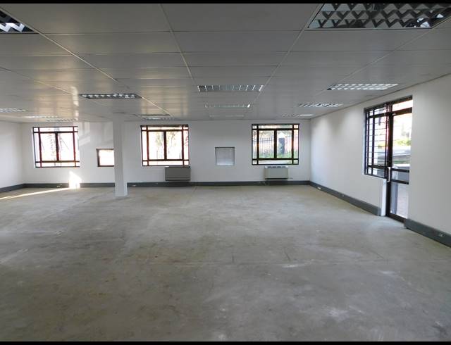 182M² OFFICE TO LET IN HYDE PARK